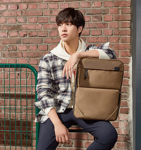 DESIGNED TO HELP THE PLANET BUILT TO TRAVEL ACROSS IT - Samsonite RED