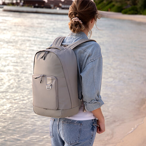 Unsere neue,urbane Lifestyle-Kollektion Midtown umfasst Rucksäcke und Reisetaschen mit unendlich vielen Packoptionen.